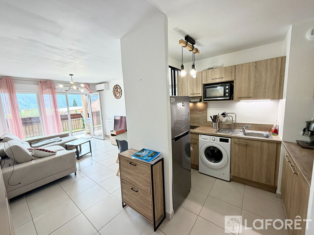 Location Appartement A louer - 2P -dernier étage -   PLANS DE CARROS - 2 PARKINGS en ss Carros