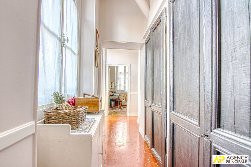 Vente Appartement Versailles Saint-Louis Appartement 5 pièces 117.37 m² carrez situé au 1er étage d'un immeuble 18ème Versailles