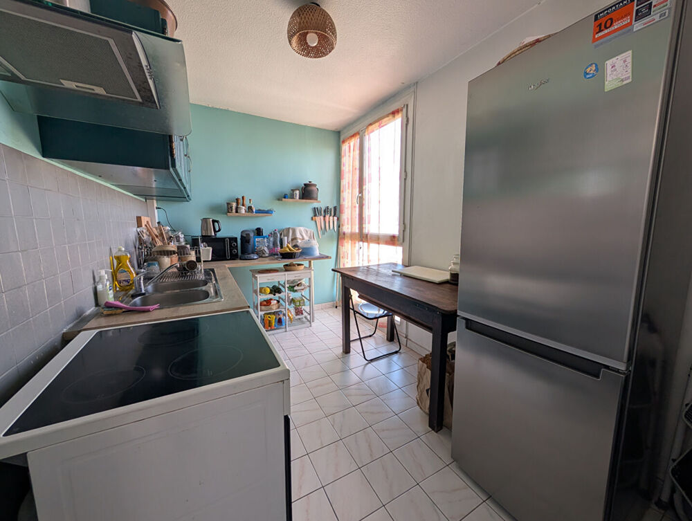 Vente Appartement BRON ROUTE DE GENAS : T4 DE 78 M² + CELLIER + PARKING Bron