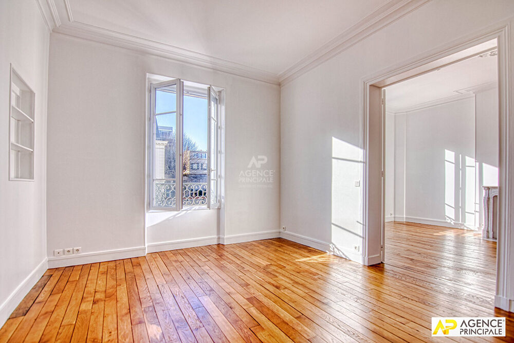 Vente Appartement Versailles Notre-Dame les Prés - Appartement 4 pièces 93 .34 m² carrez avec cave  et balcon situé au 1er étage d'un superbe imme Versailles