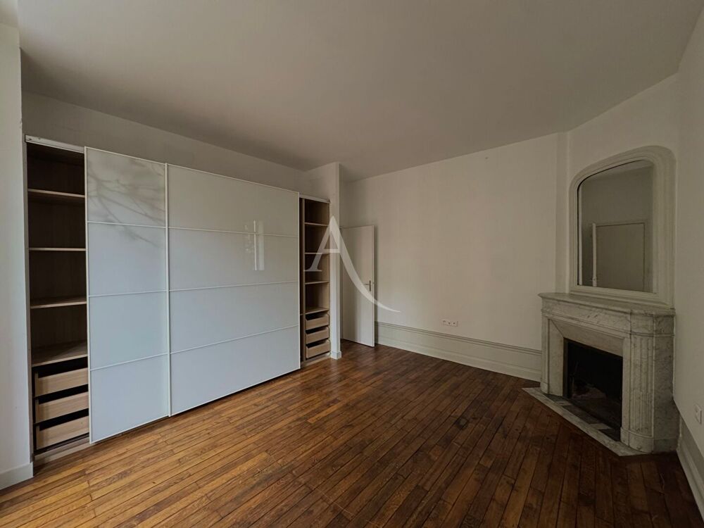 Vente Appartement Nantes centre rue Lafayette, très beau T2 de caractère de 66 m2 donnant sur cour calme Nantes