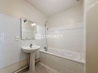  Appartement à louer 3 pièces 78 m²