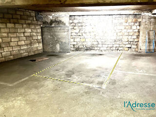  Parking / Garage à vendre 12 m² Paris