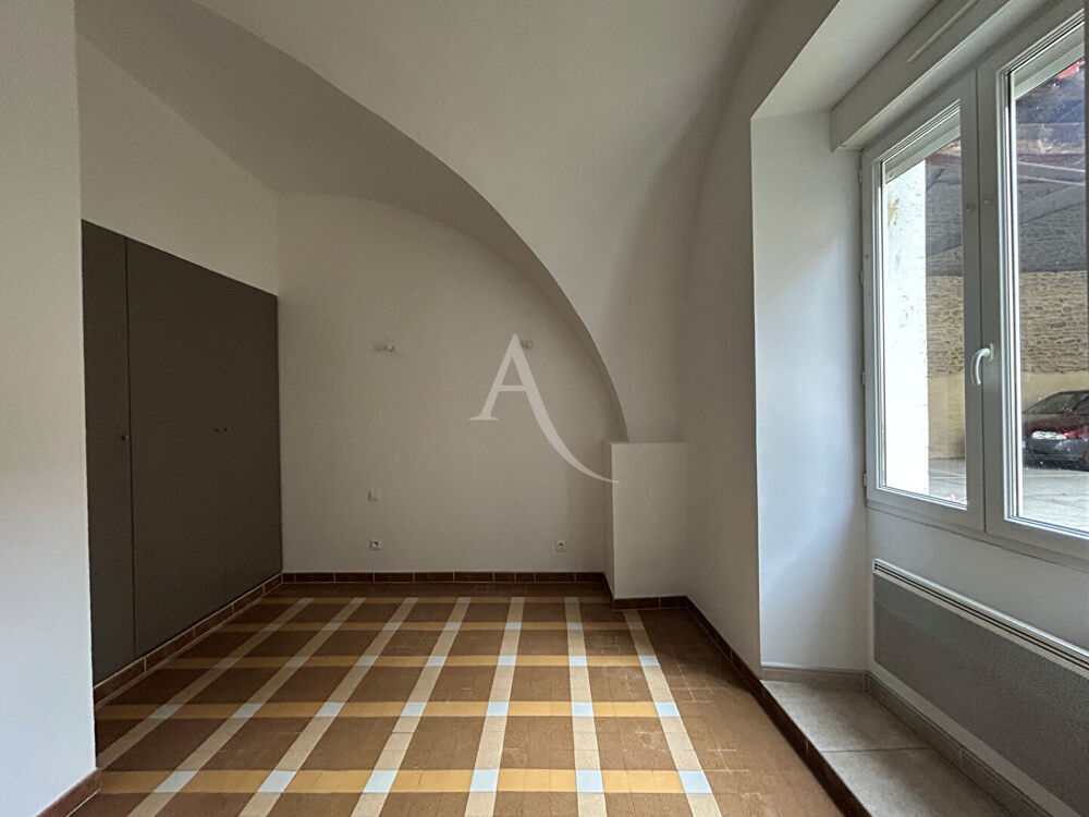 Location Appartement BEZOUCE - Dans résidence fermée et sécurisée P2 rénové d'env. 50 m² en RDC donnant sur cour, composé ... Bezouce