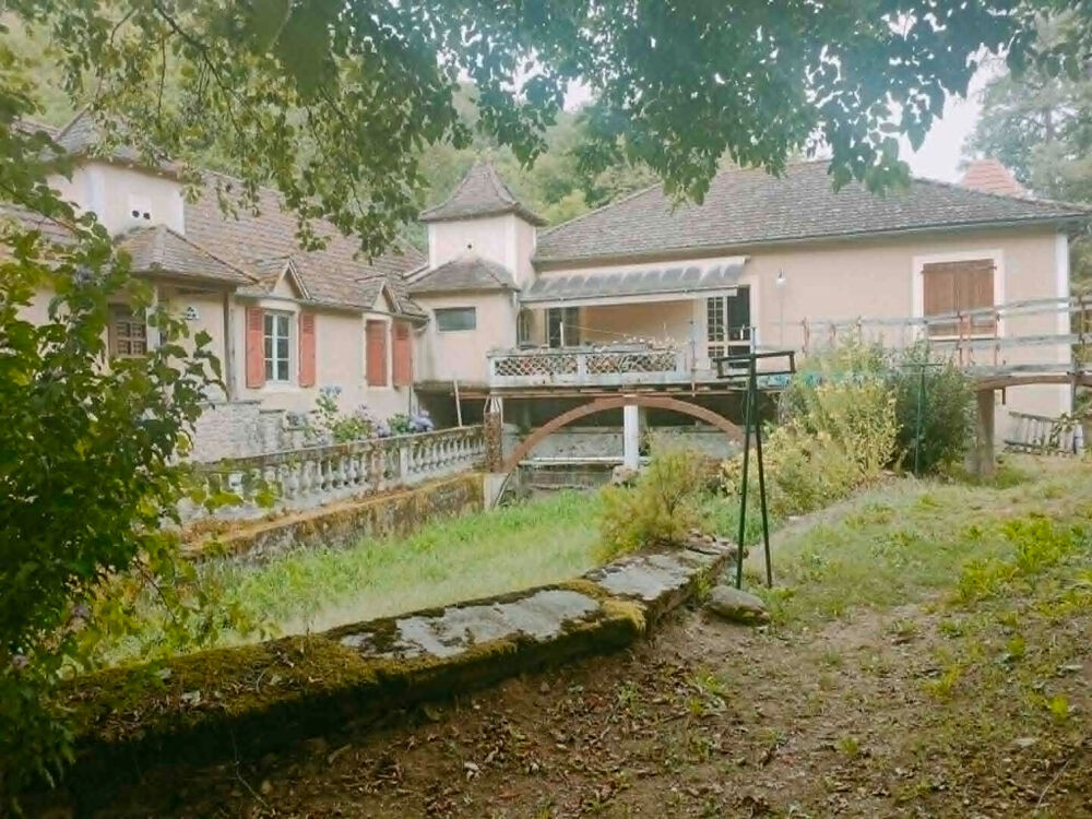 ANCIEN MOULIN DE PRESTIGE À FINIR DE RESTAURER : 3,5 HA AVEC RUISSEAU
