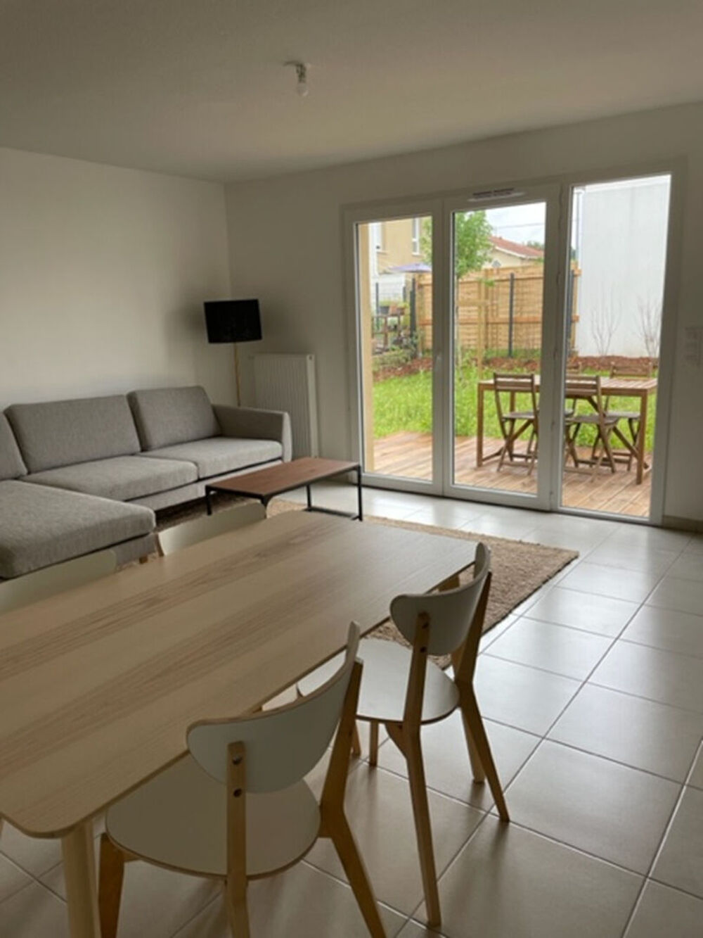 MAISON LOUEE MEUBLEE 87.25m2+Terrasse de 8.26m2+Jardin de 156m2