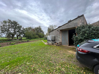  Remise / Grange � vendre 1 pi�ce 70 m� Le champ saint pere