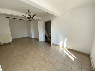  Maison à louer 7 pièces 251 m²