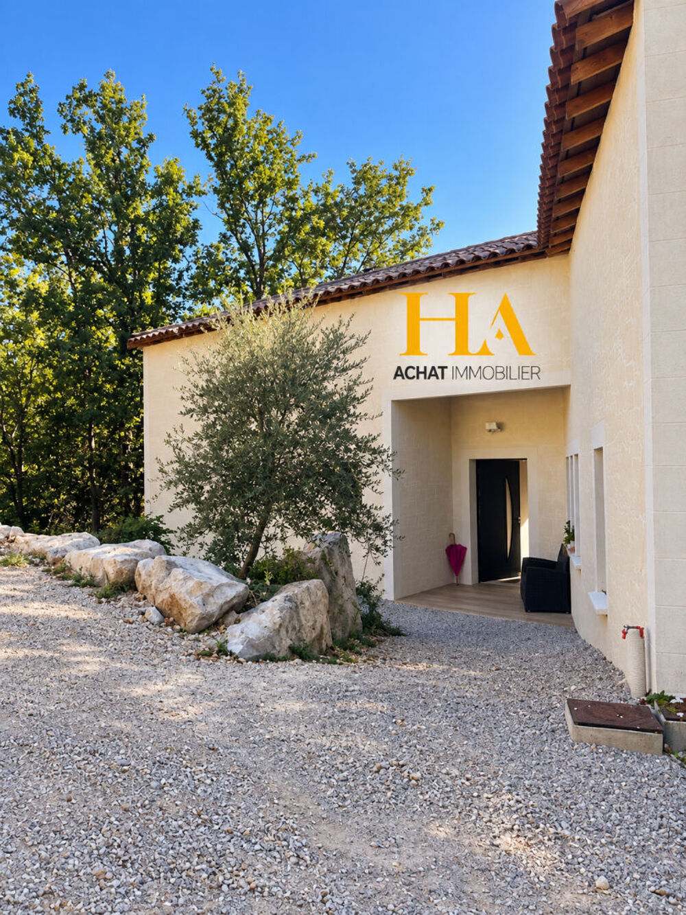 Laroque ( Dept 34) - Propriété avec 2 chalets, piscine et 6 000 m² : un bien aux multiples possibilités