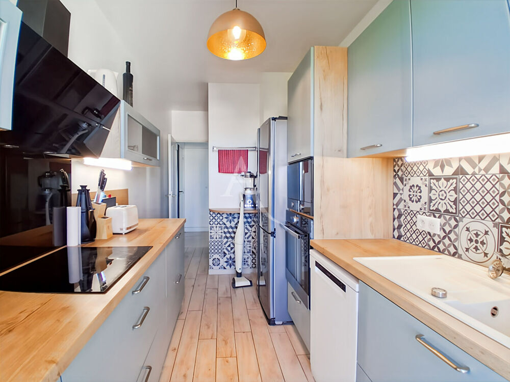 Location Appartement Cannes, Basse-Californie, Appartement de 2 pièces de 59.88 m2 avec terrasse, cave, parking Cannes
