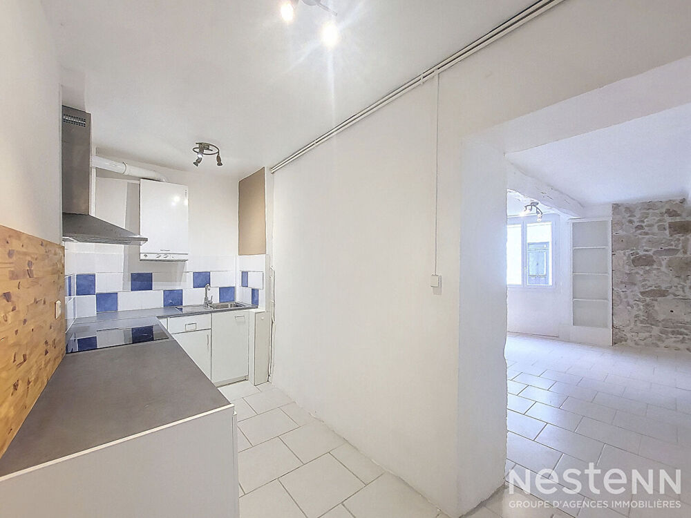 A Vendre Maison rénovée en pierre de 81 m² sur deux niveaux proche du centre-ville de Condom