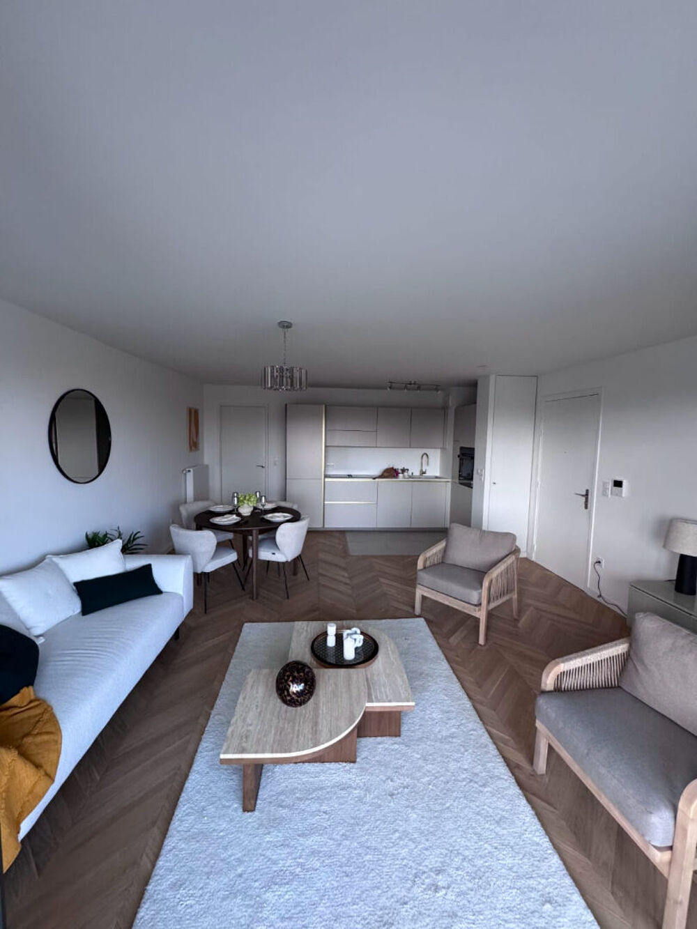 Vente Appartement A VISITER !! SPLENDIDE 4 PIÈCES - TERRASSE/BALCON & PARKINGS - PROCHE MAIRIE Suresnes
