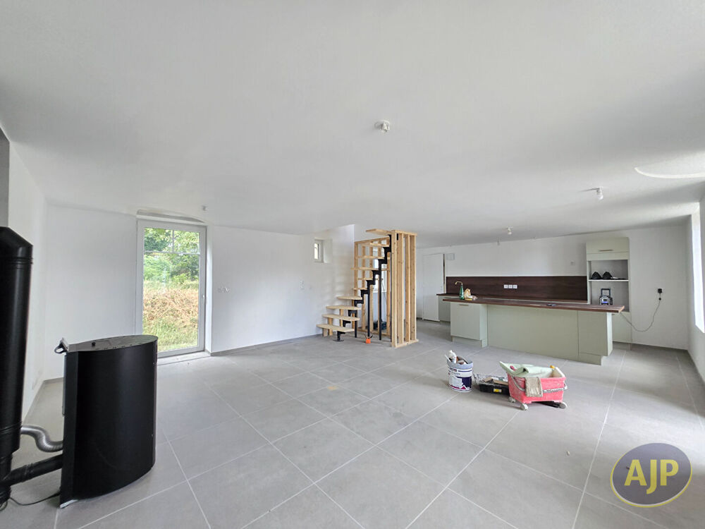 GUEGON Bourg : Maison entièrement rénovée