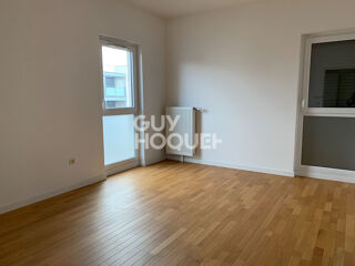  Appartement à louer 4 pièces 104 m²