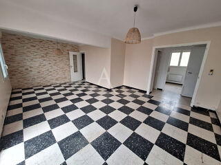  Immeuble à vendre 6 pièces 236 m² Rodilhan