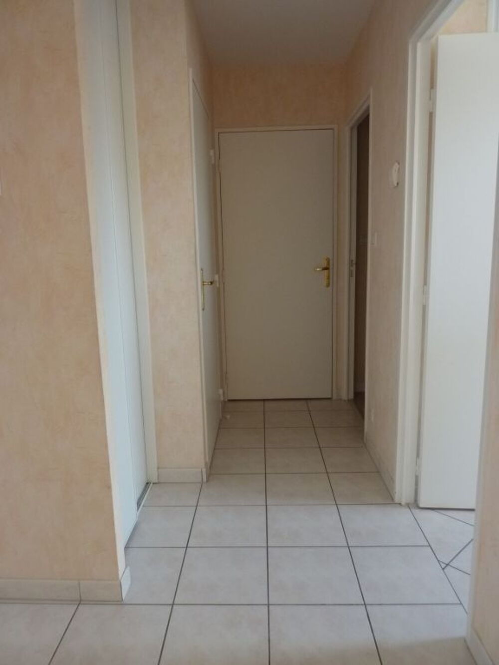 Location Appartement PONTIVY - Appartement T2 - Résidence avec ascenseur + parking + balcon Pontivy