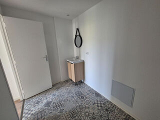  Appartement à louer 2 pièces 33 m²