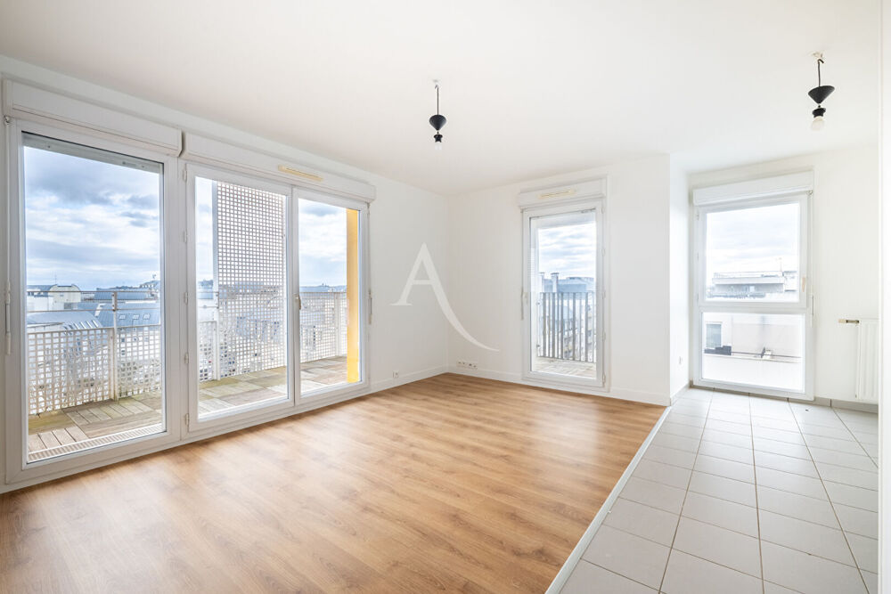 MAGNIFIQUE APPARTEMENT DERNIER ÉTAGE PLEIN SUD !