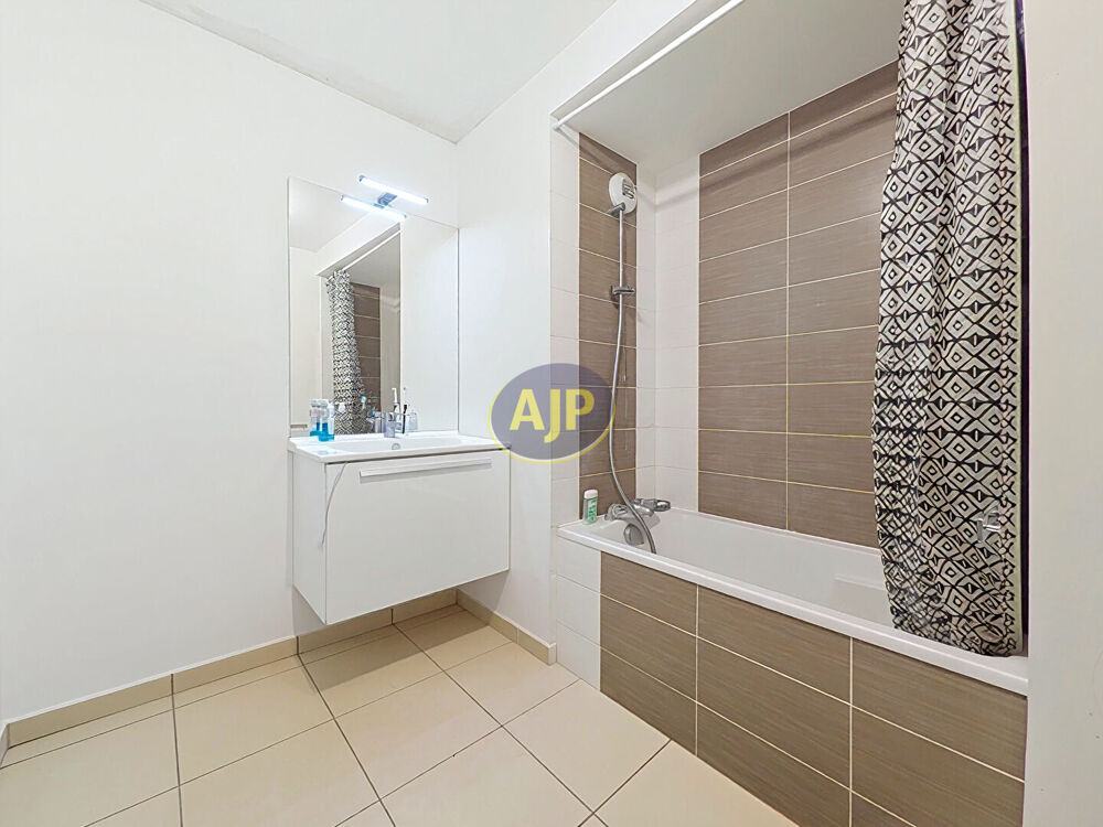 Vente Appartement Appartement  Nantes Rond point de Rennes T3 69 M² Nantes