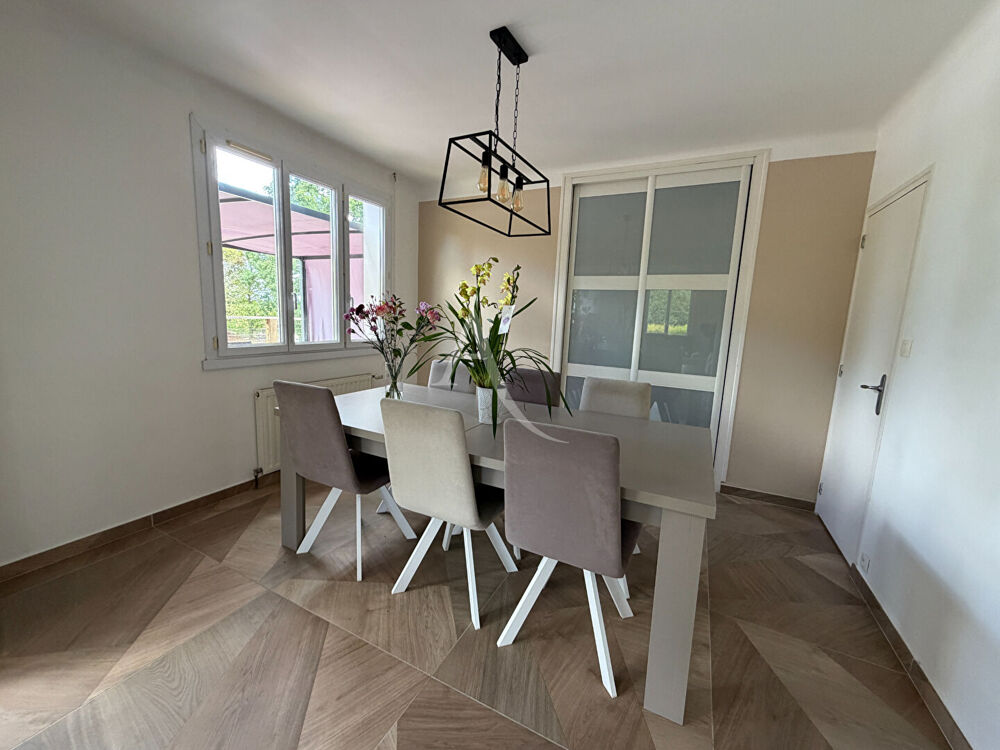 Vente Maison LE POIRÉ-SUR-VIE ? MAISON FAMILIALE 5 CHAMBRES AVEC PISCINE SUR PLUS DE 5 900 M² Le poire sur vie