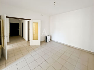  Immeuble à vendre 13 pièces 275 m²