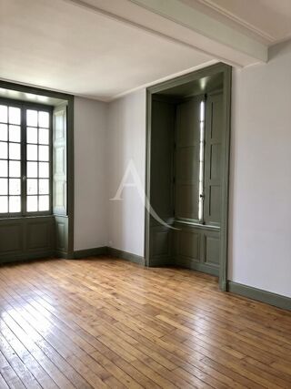  Appartement à louer 2 pièces 71 m²
