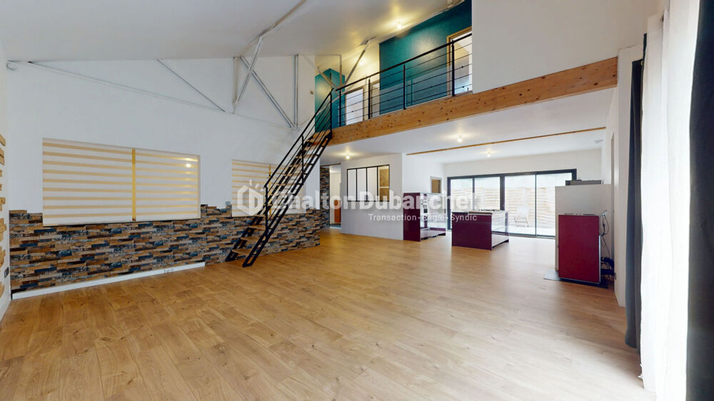 Vente Maison ROANNE - LOFT de 165 m² habitable - 130 m² de dépendance Roanne
