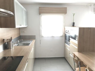  Appartement à louer 3 pièces 74 m²