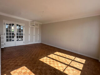  Appartement à louer 3 pièces 80 m²