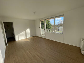  Appartement à louer 3 pièces 65 m²