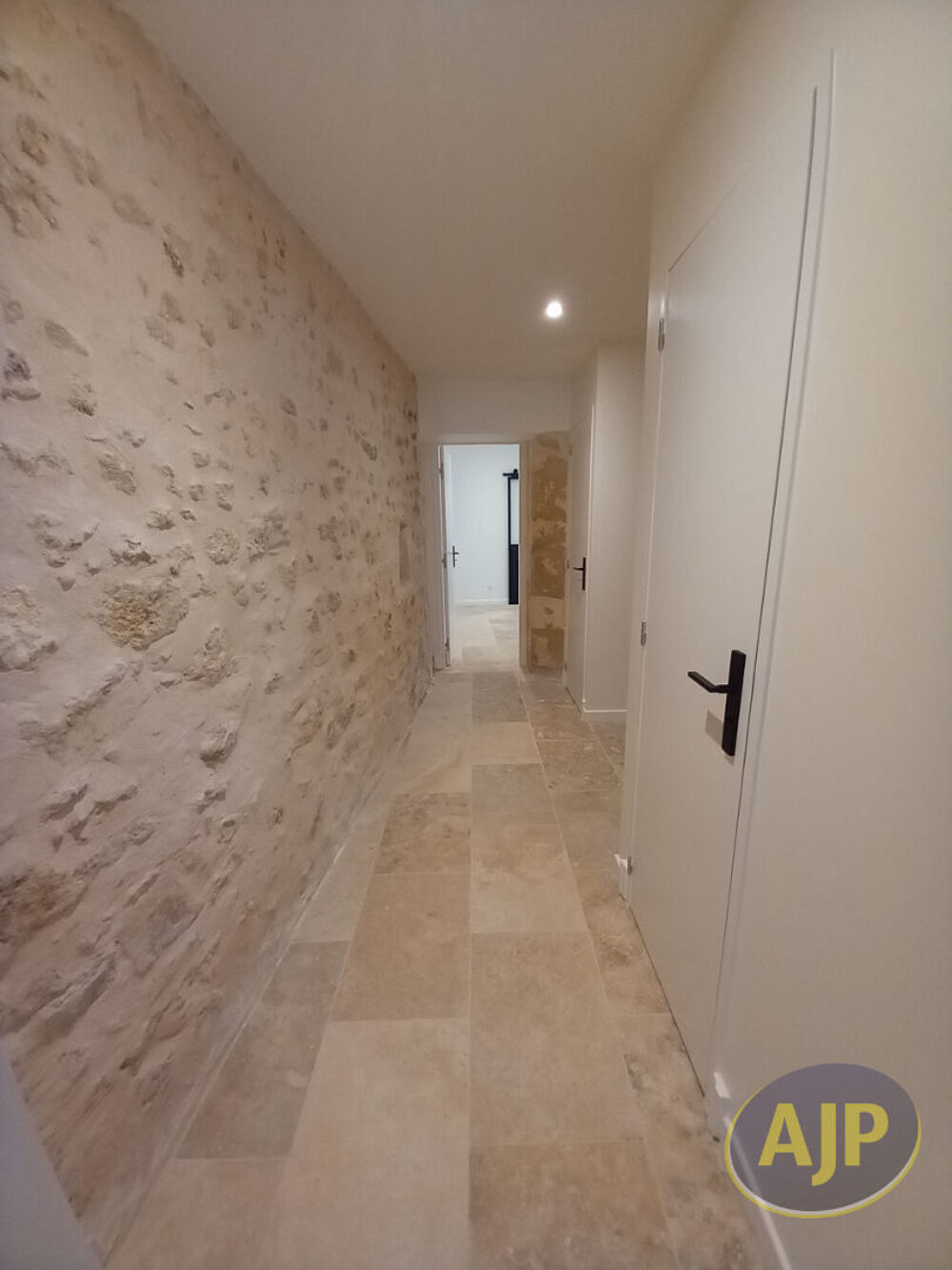 Location Appartement Un appartement T2 de 69.40m² au centre ville Lesparre Médoc Lesparre medoc
