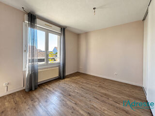  Appartement à louer 3 pièces 73 m²