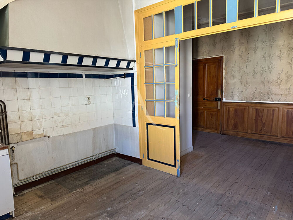 Appartement/Plateau à rénover 1er étage sur Rue