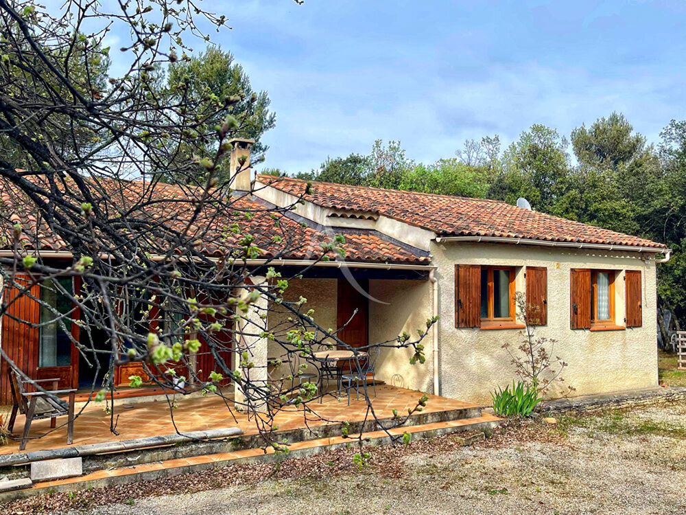 VILLA DE PLAIN-PIED AVEC TERRAIN DE 4554M2 ET GARAGE