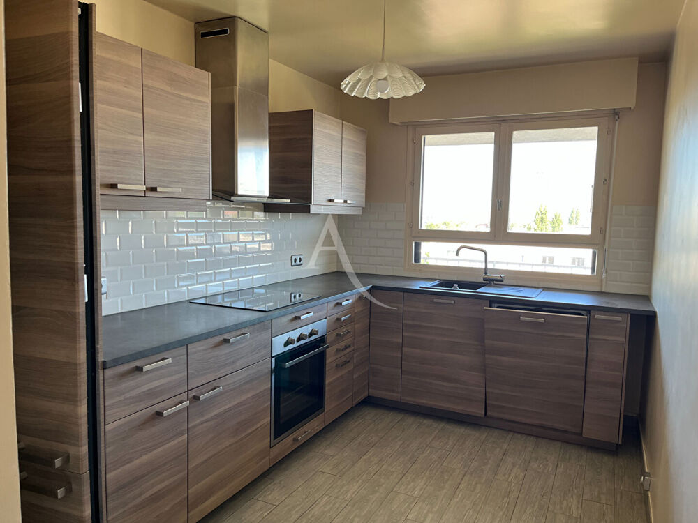 Location Appartement Appartement Noisy Le Grand  3 pièce(s) 61.14 m2 Noisy le grand