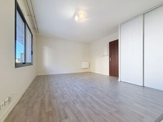  Appartement à louer 1 pièce 28 m²
