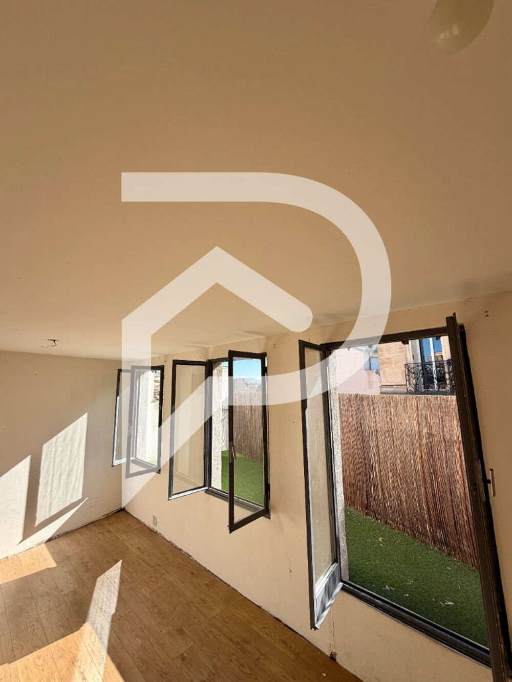 Vente Appartement Appartement Marseille T1 25 M2  AVEC GRANDE TERRASSE Marseille 6
