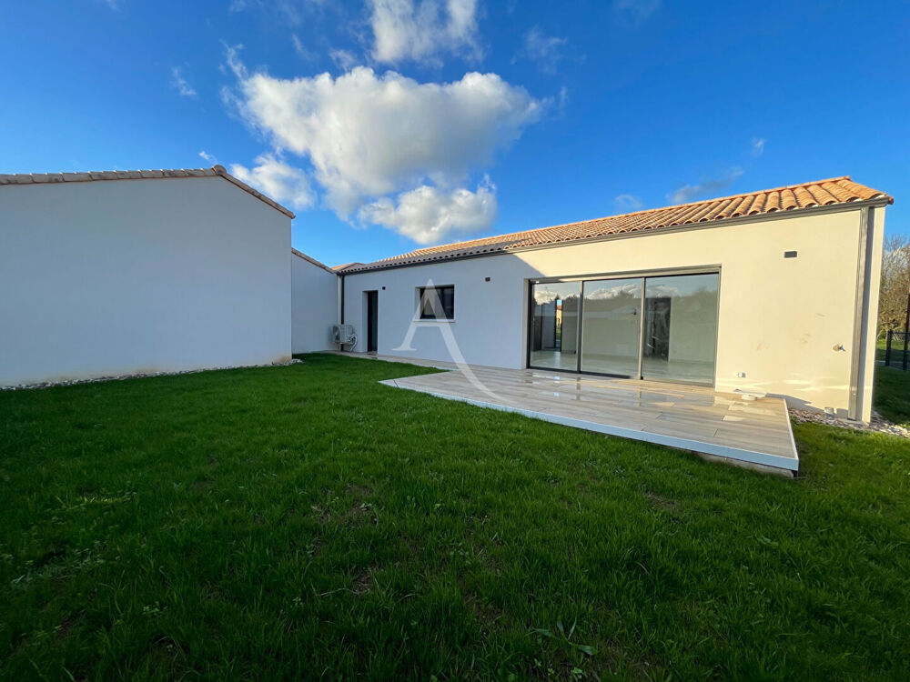 Maison Saint Hilaire La Foret 4 pièce(s) 111 m2