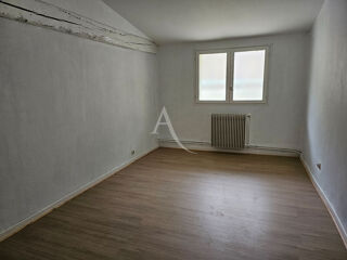  Appartement à louer 3 pièces 116 m²