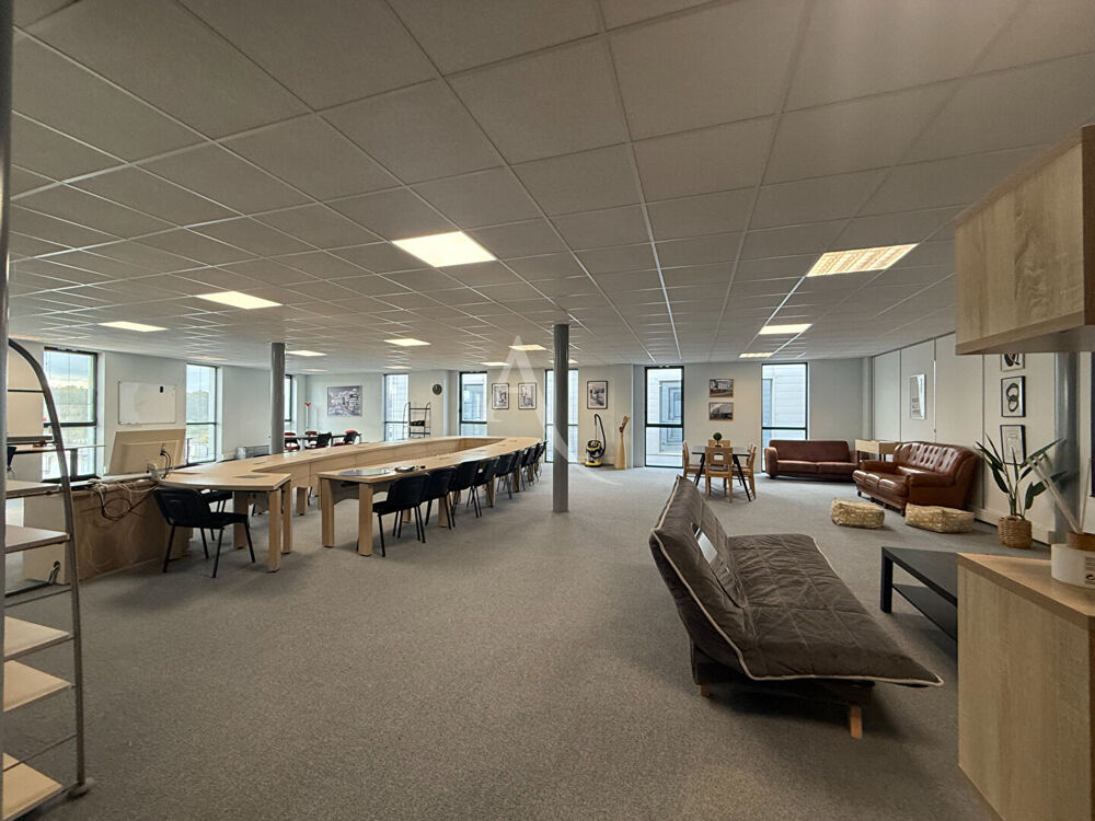   Bureaux Nogent Le Phaye  3 326 m2 Nogent le phaye