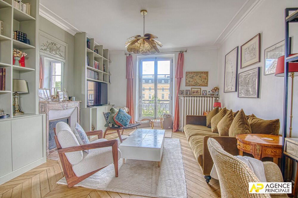 Vente Appartement Versailles Chantiers / St Louis Appartement 5 pièces 107 m² carrez situé au 2ème étage d un immeuble ancien Versailles