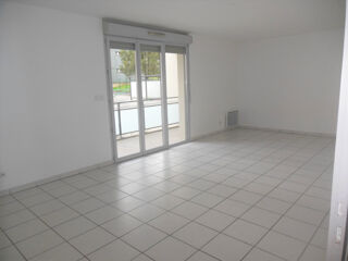  Appartement à louer 4 pièces 84 m²