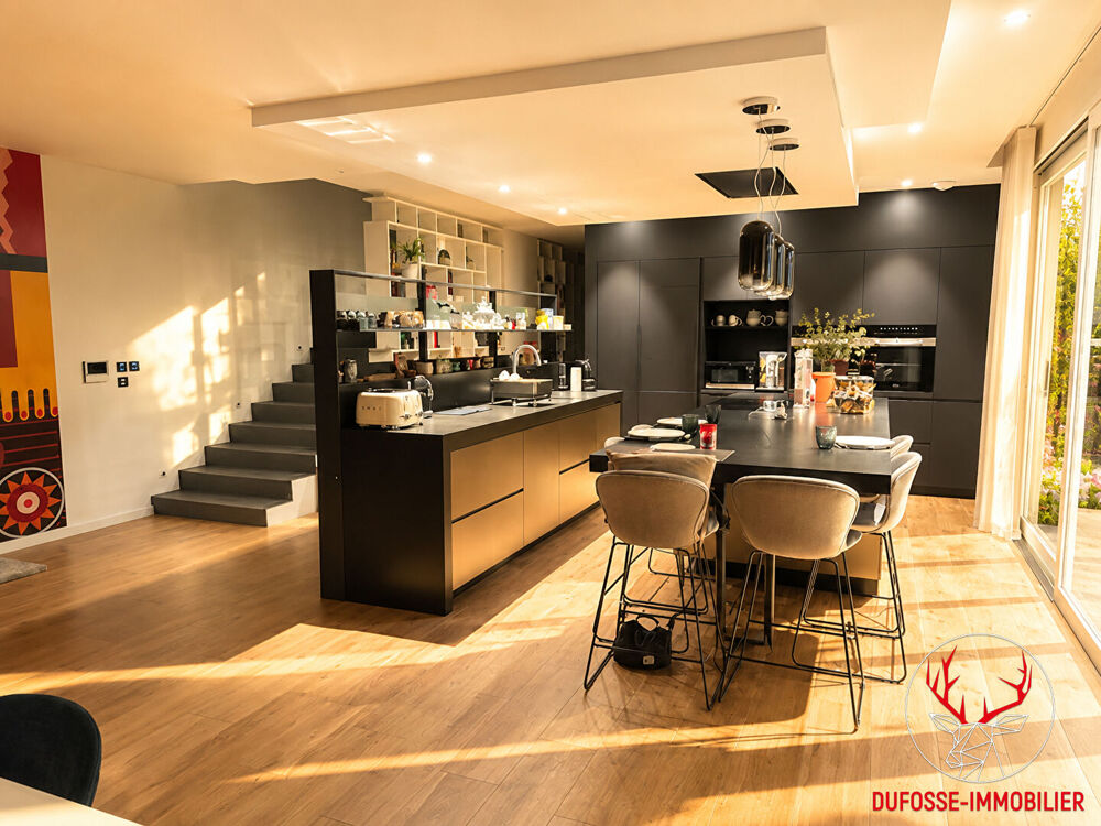 Maison Ecully 8 pièce(s) 805 m2