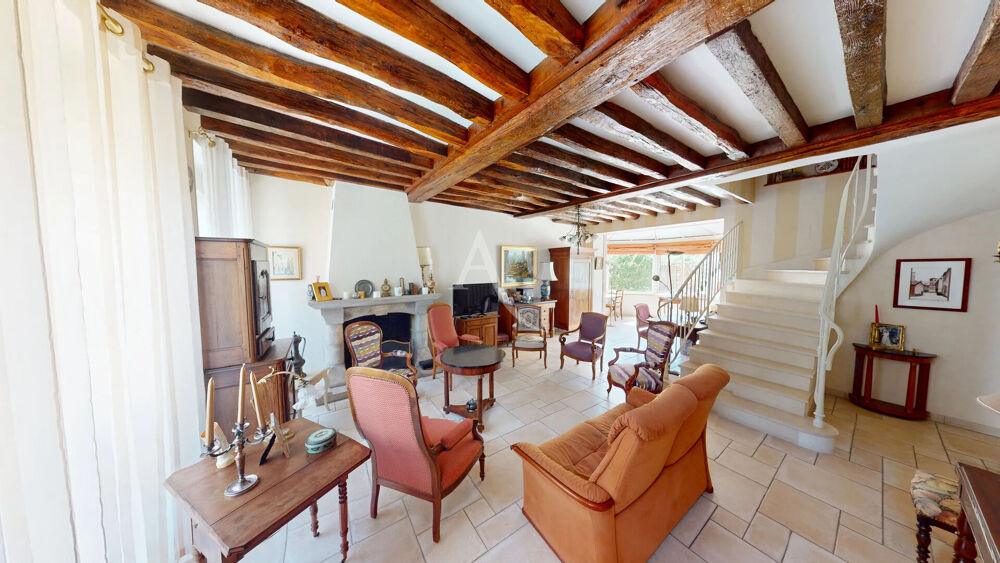Maison familiale 8 pièces - 206 m2 - Centre ville de Neuville-aux-bois