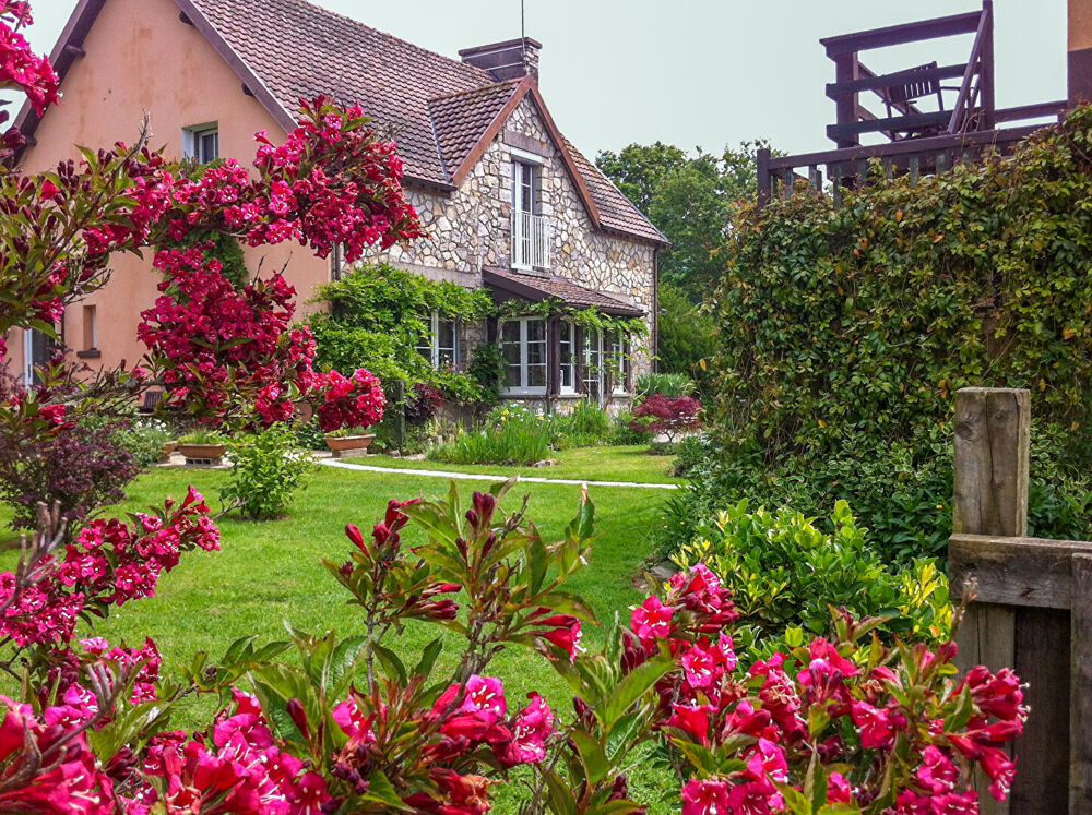 Vente Maison MANCHE : Maison de 3 chambres, gîte, lac et terrain dans un magnifique cadre champêtre. Barenton