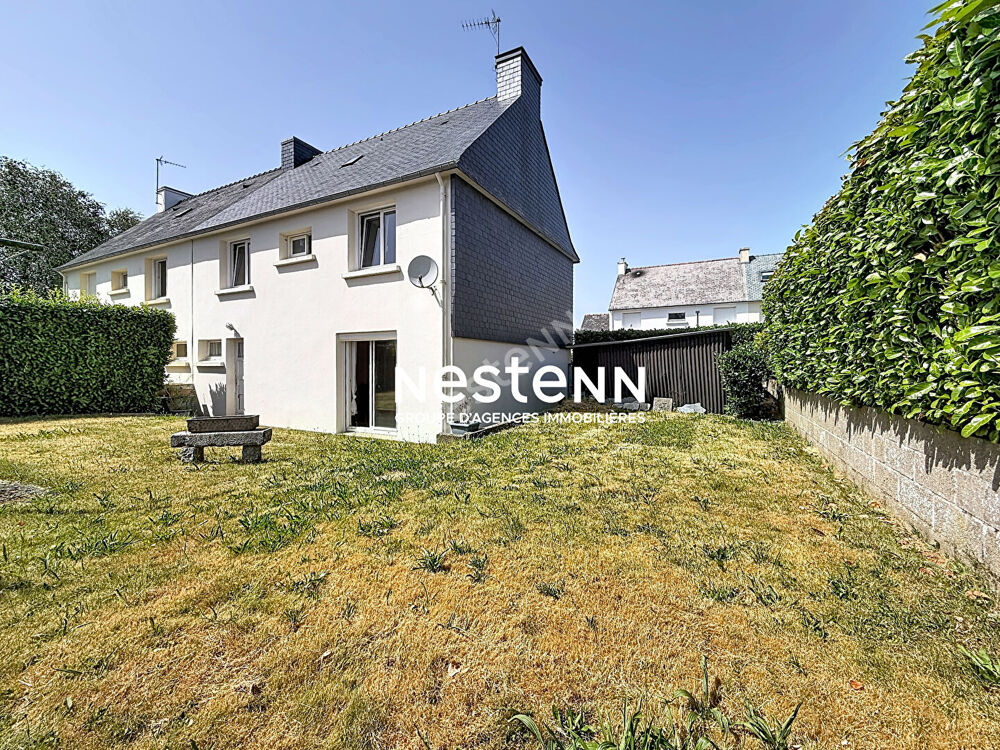 Maison - 5 pièces - 87 m² - ERGUE-GABERIC - à proximité immédiate des commerces