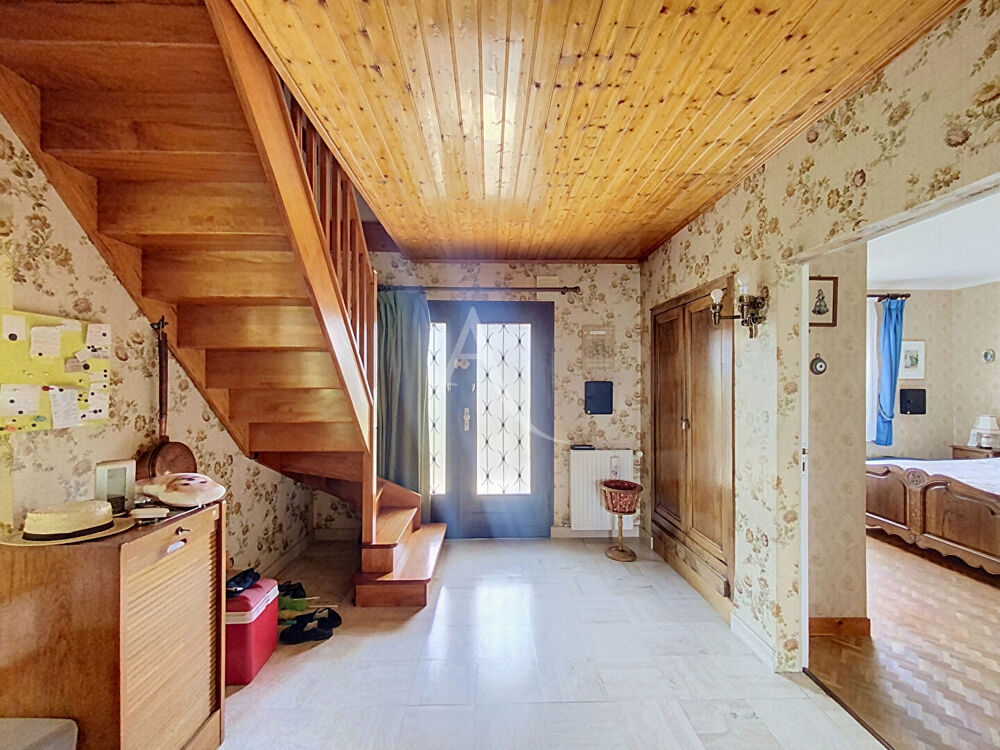 Maison Saint Jean De Linieres 5 pièce(s) 131 m2