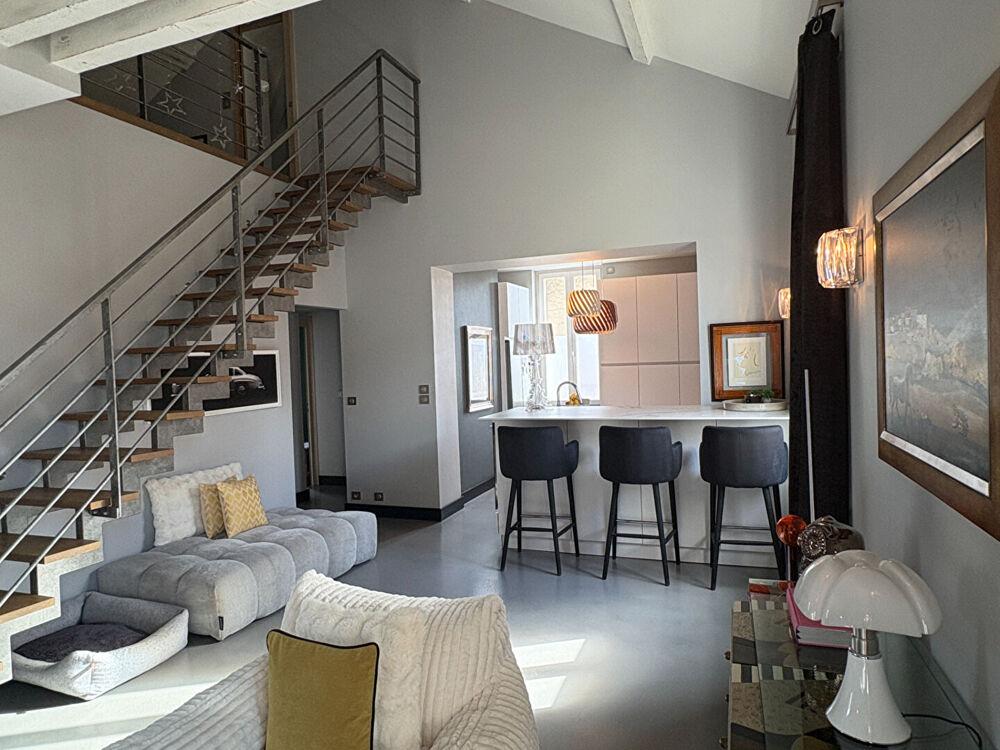 Bourg Bel Air, beau Duplex de 135 m² Carrez (190 m² au sol)