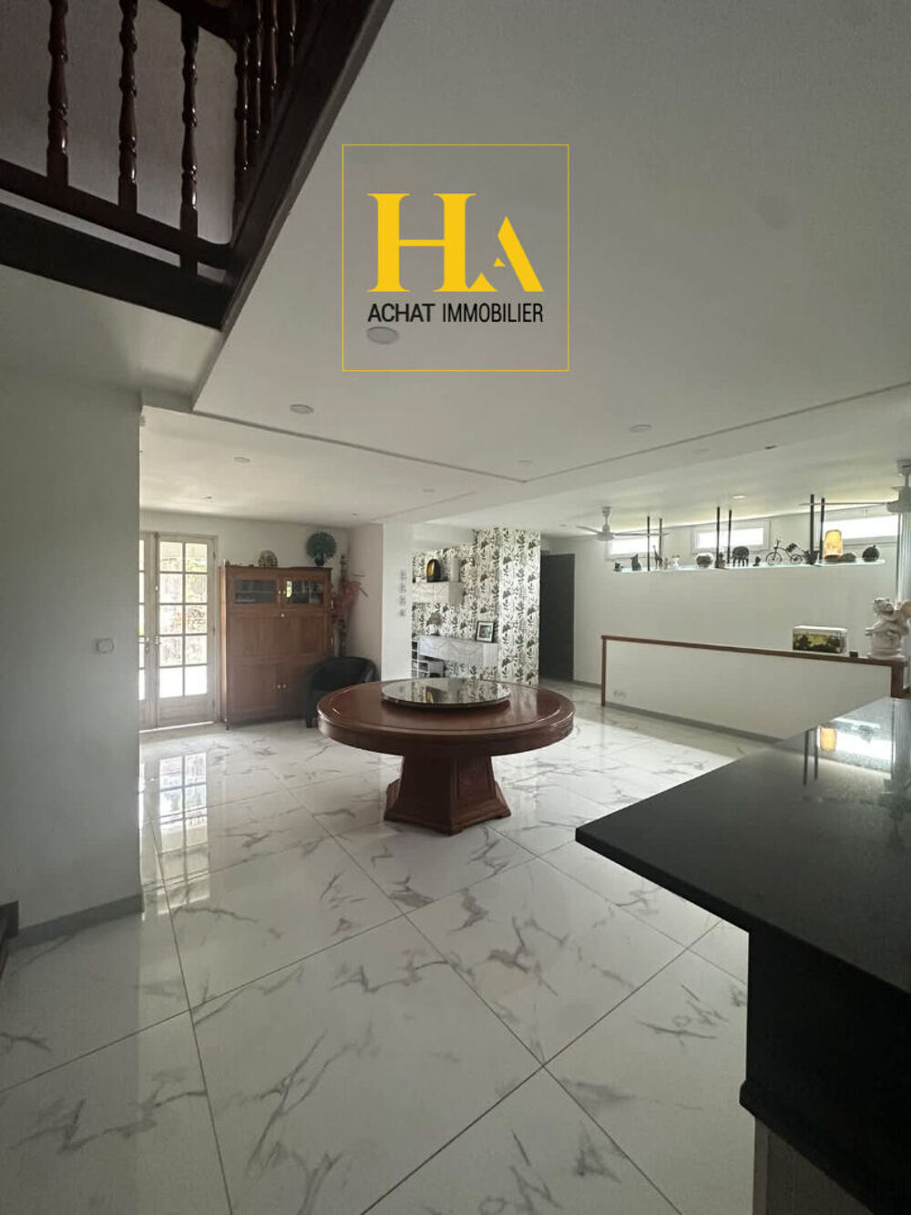 Maison + dépendance, La Riviere 6 pièces 211 m2 Vue mer ? Grand potentiel