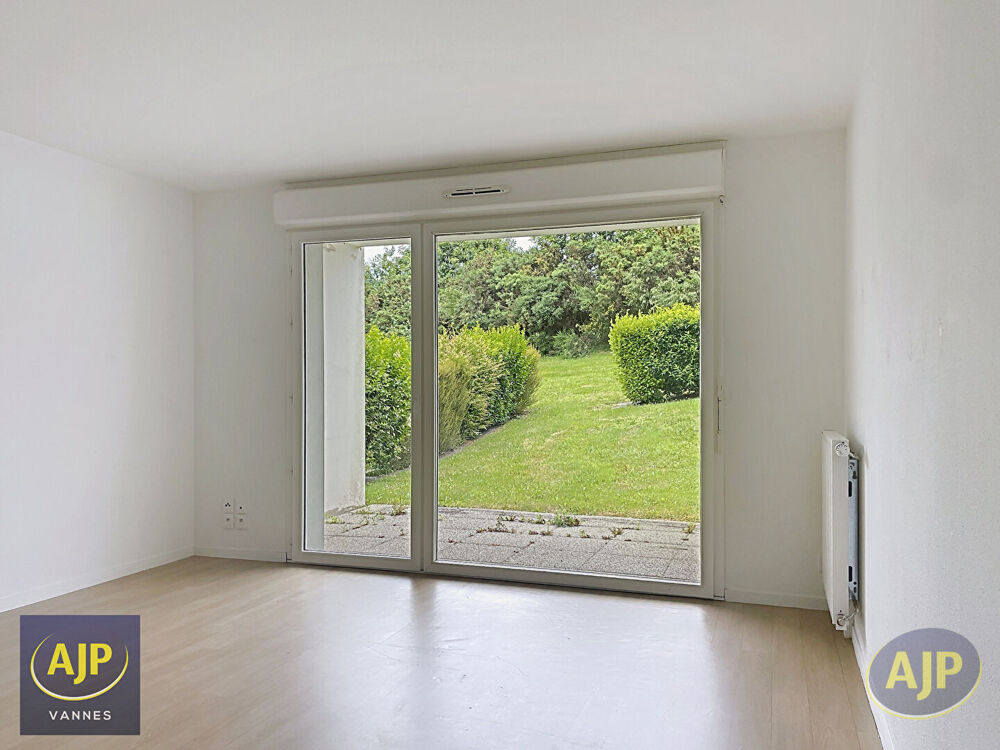 SAINT-AVE - T3 EN REZ DE JARDIN 59 M2